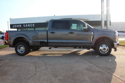 2026 Ford Super Duty F-350 DRW Pickup XLT