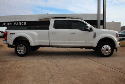 2022 Ford Super Duty F-450 DRW Platinum