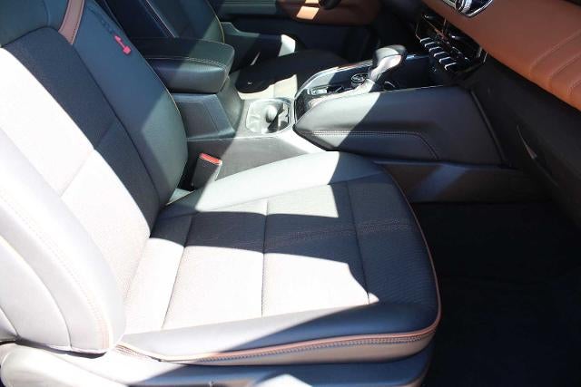 2025 GMC Canyon 4WD AT4