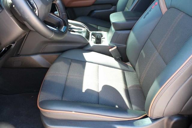 2025 GMC Canyon 4WD AT4