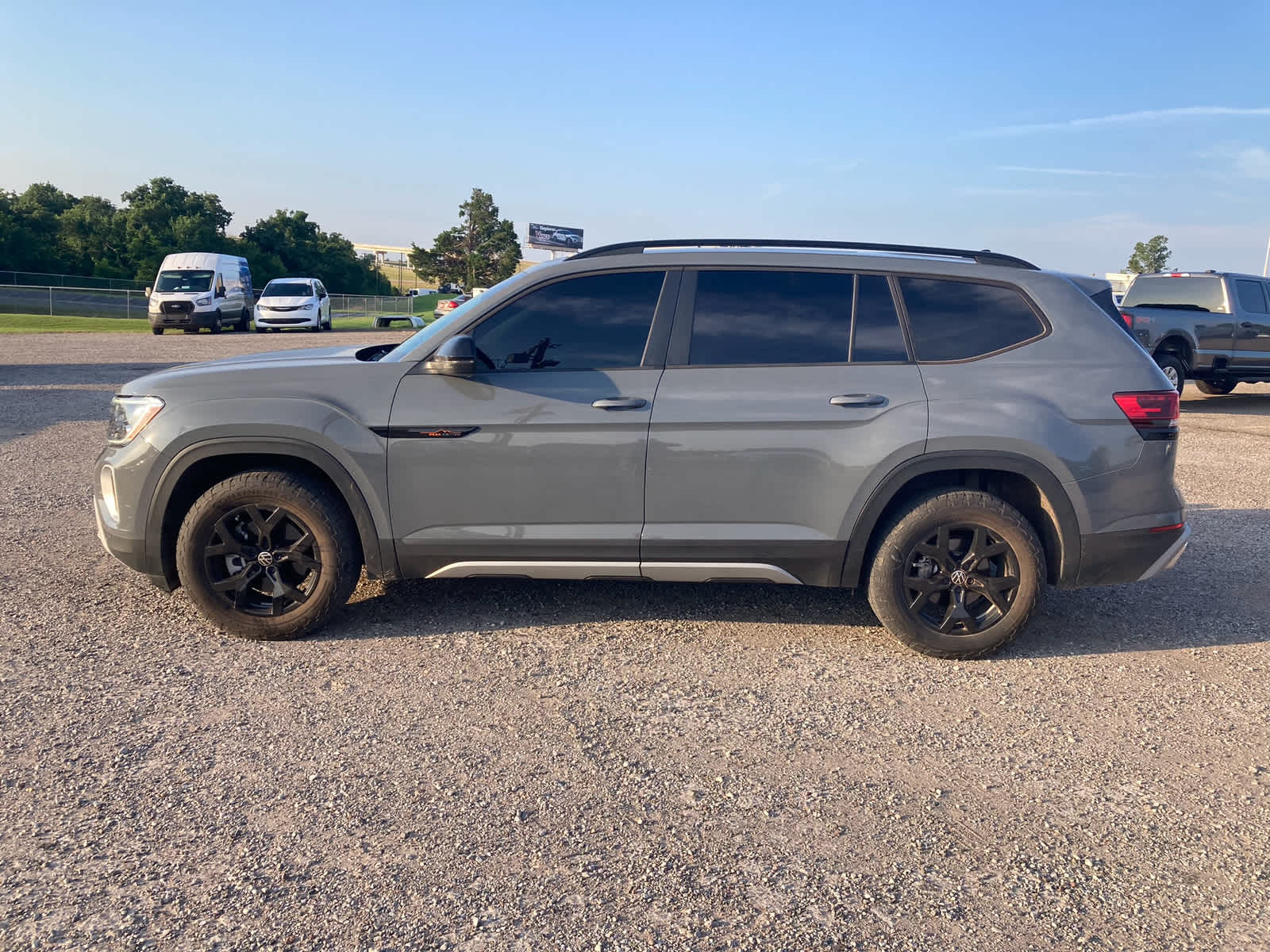 2024 Volkswagen Atlas 2.0T Peak Edition SE w/Technology